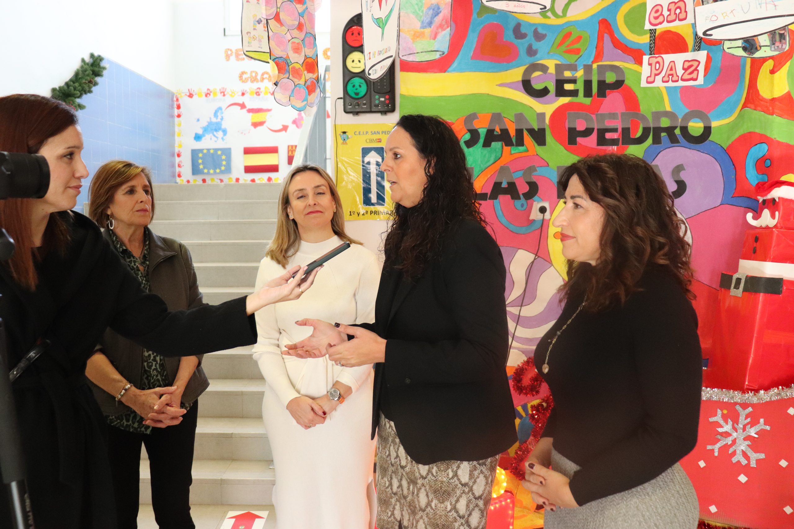 Declaraciones de la alcaldesa a la prensa regional.